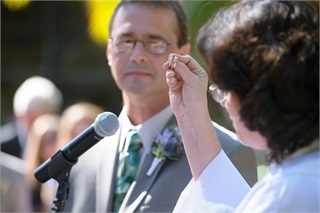ceremony27-sml.jpg